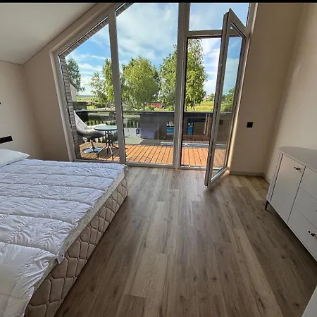 Hébergement de vacances Kotedzas Su Baseinu Ir Pirtimi